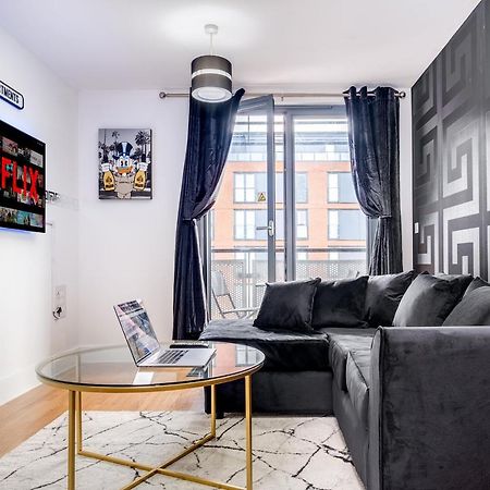 Maevela Apartments - Arcadian Versace Themed Apt ☆ Huge Balcony / Free Parking → Free Netflix -2 Min Walk From Birmingham Hippodrome Theatre, Arcadian, China Town, Sidewalk Club, Gay Village, 5 Mins From New Street Train Station - Birmingham Grand Ce Екстер'єр фото