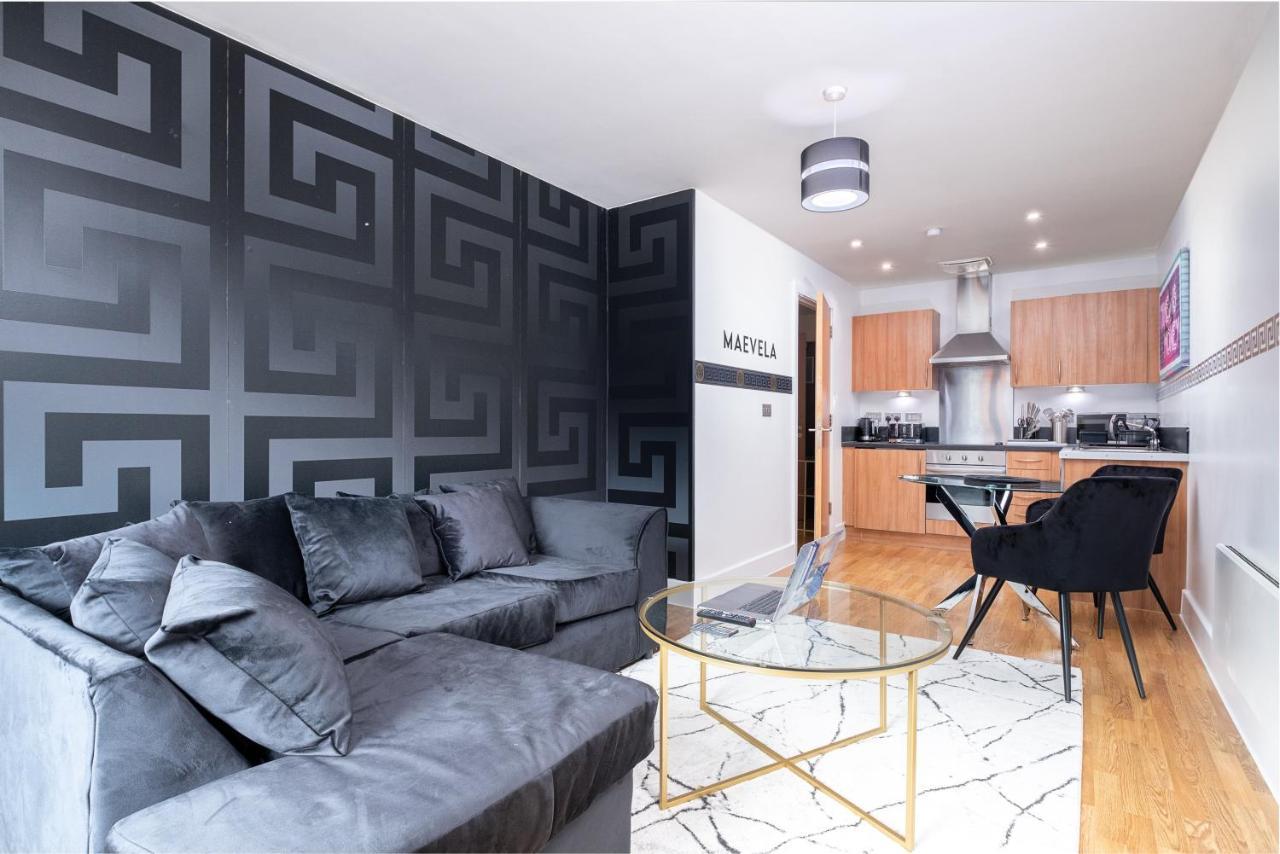 Maevela Apartments - Arcadian Versace Themed Apt ☆ Huge Balcony / Free Parking → Free Netflix -2 Min Walk From Birmingham Hippodrome Theatre, Arcadian, China Town, Sidewalk Club, Gay Village, 5 Mins From New Street Train Station - Birmingham Grand Ce Екстер'єр фото