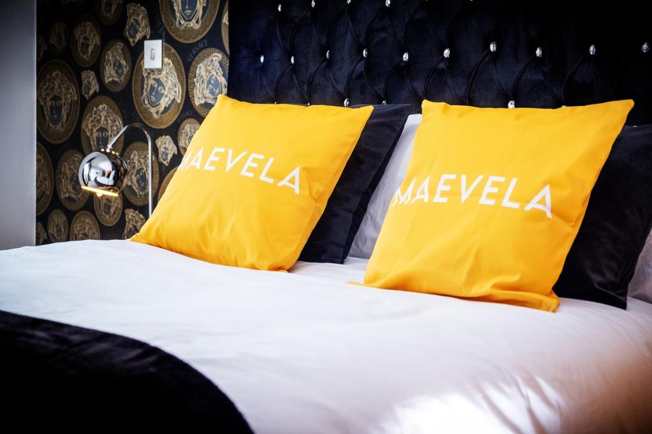 Maevela Apartments - Arcadian Versace Themed Apt ☆ Huge Balcony / Free Parking → Free Netflix -2 Min Walk From Birmingham Hippodrome Theatre, Arcadian, China Town, Sidewalk Club, Gay Village, 5 Mins From New Street Train Station - Birmingham Grand Ce Екстер'єр фото