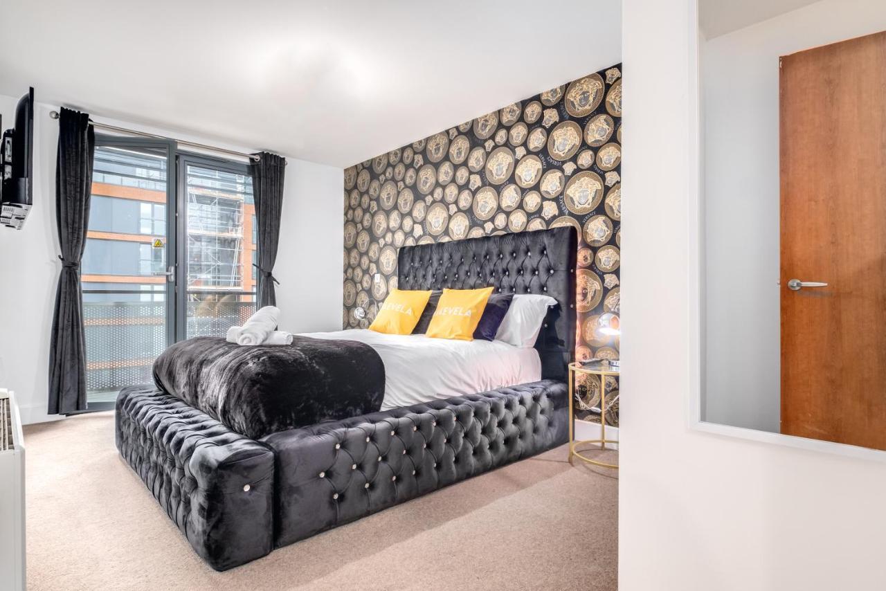 Maevela Apartments - Arcadian Versace Themed Apt ☆ Huge Balcony / Free Parking → Free Netflix -2 Min Walk From Birmingham Hippodrome Theatre, Arcadian, China Town, Sidewalk Club, Gay Village, 5 Mins From New Street Train Station - Birmingham Grand Ce Екстер'єр фото