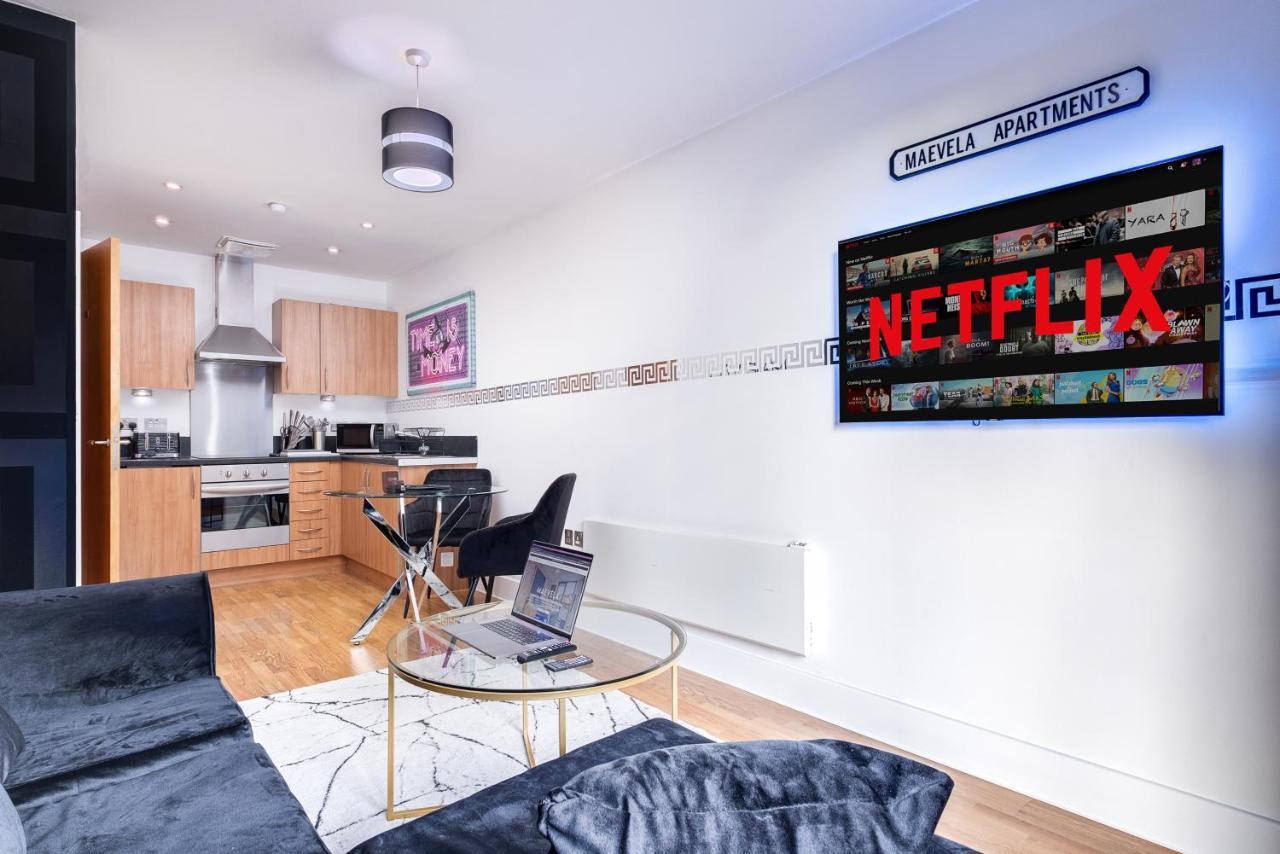 Maevela Apartments - Arcadian Versace Themed Apt ☆ Huge Balcony / Free Parking → Free Netflix -2 Min Walk From Birmingham Hippodrome Theatre, Arcadian, China Town, Sidewalk Club, Gay Village, 5 Mins From New Street Train Station - Birmingham Grand Ce Екстер'єр фото