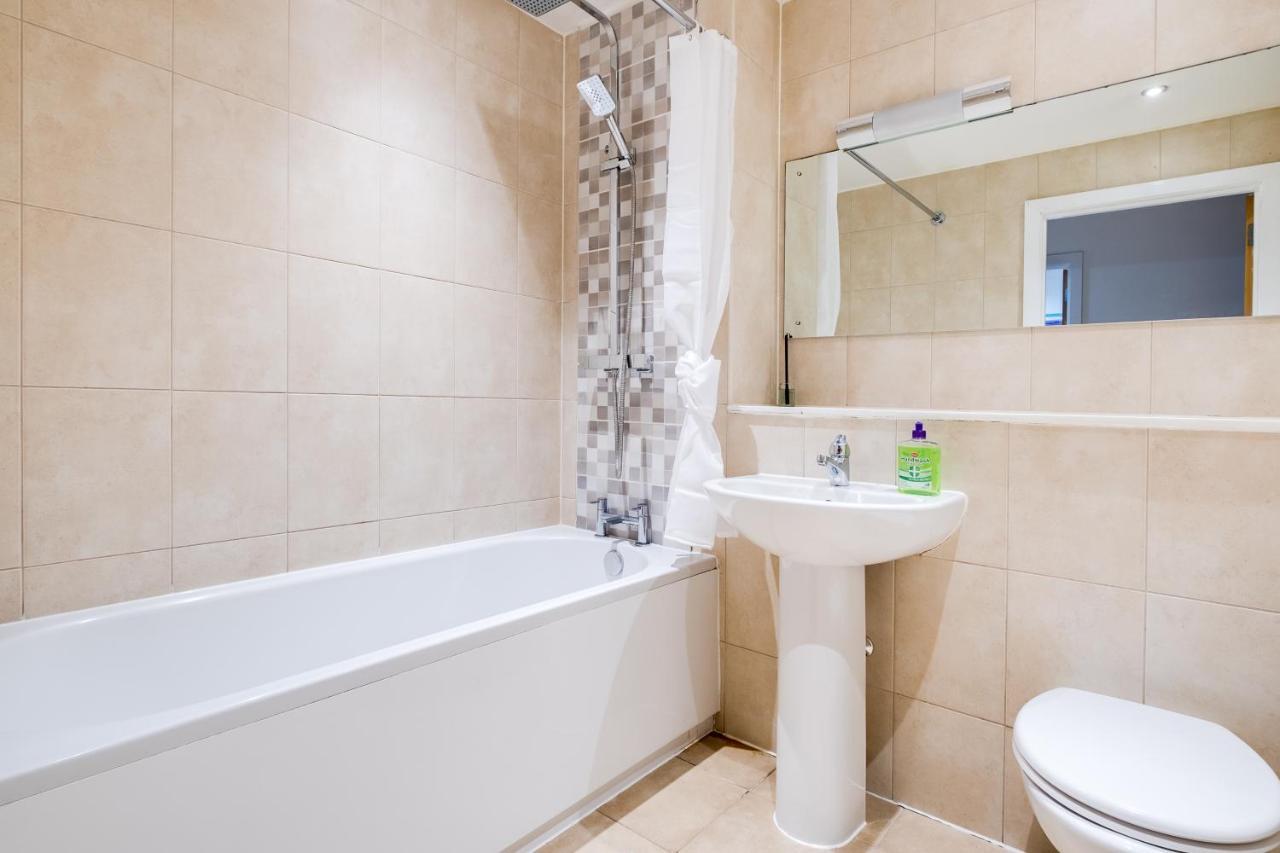 Maevela Apartments - Arcadian Versace Themed Apt ☆ Huge Balcony / Free Parking → Free Netflix -2 Min Walk From Birmingham Hippodrome Theatre, Arcadian, China Town, Sidewalk Club, Gay Village, 5 Mins From New Street Train Station - Birmingham Grand Ce Екстер'єр фото