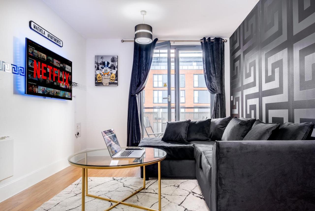 Maevela Apartments - Arcadian Versace Themed Apt ☆ Huge Balcony / Free Parking → Free Netflix -2 Min Walk From Birmingham Hippodrome Theatre, Arcadian, China Town, Sidewalk Club, Gay Village, 5 Mins From New Street Train Station - Birmingham Grand Ce Екстер'єр фото