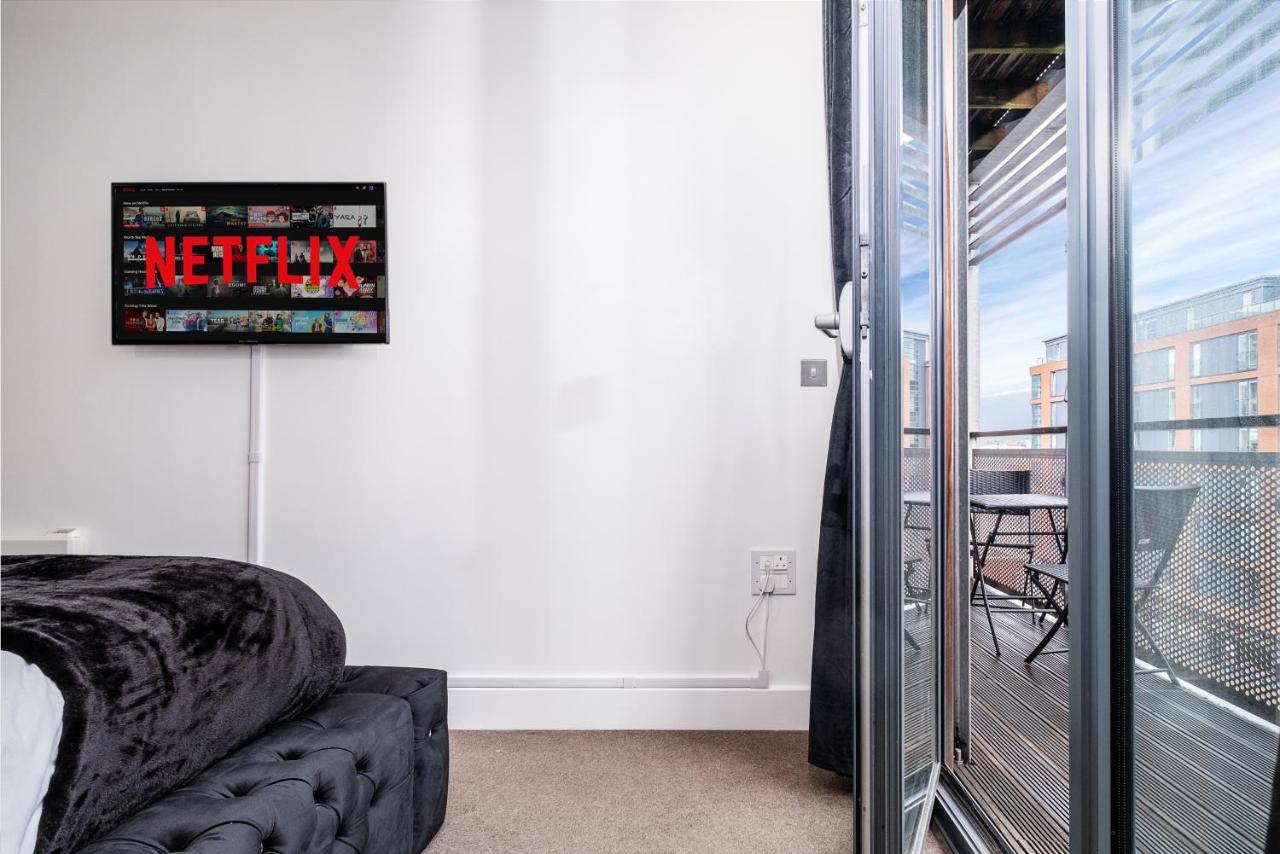 Maevela Apartments - Arcadian Versace Themed Apt ☆ Huge Balcony / Free Parking → Free Netflix -2 Min Walk From Birmingham Hippodrome Theatre, Arcadian, China Town, Sidewalk Club, Gay Village, 5 Mins From New Street Train Station - Birmingham Grand Ce Екстер'єр фото